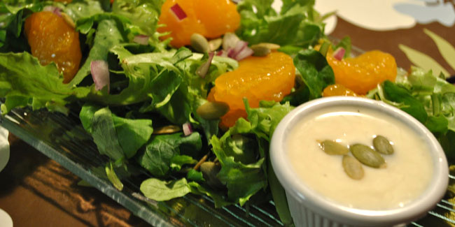 Salade verte et vinaigrette crémeuse à la clémentine